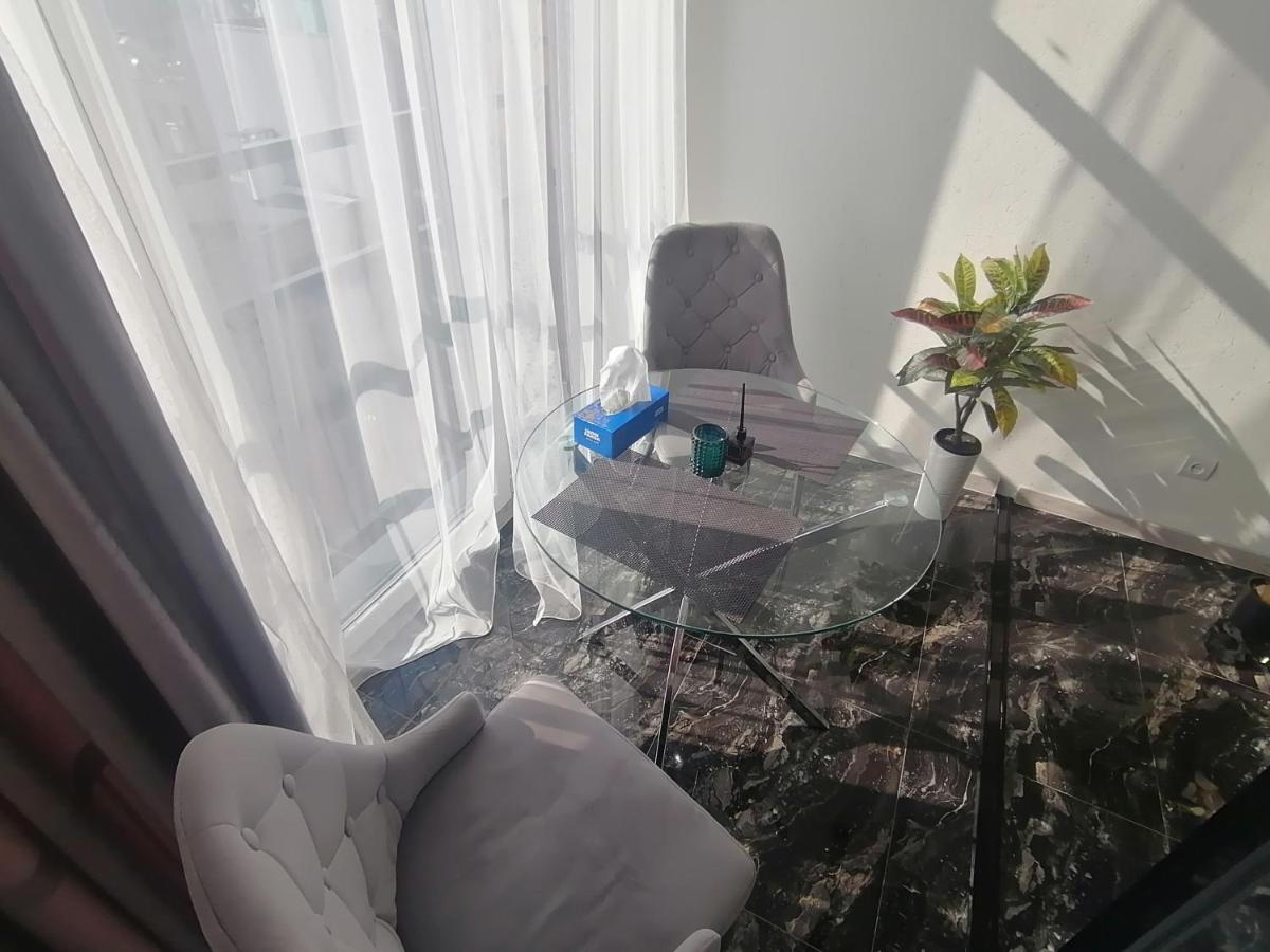 Новобудова Сам Центр Вул Шевченка 60 Оперний 10Хв Leilighet Lviv Eksteriør bilde